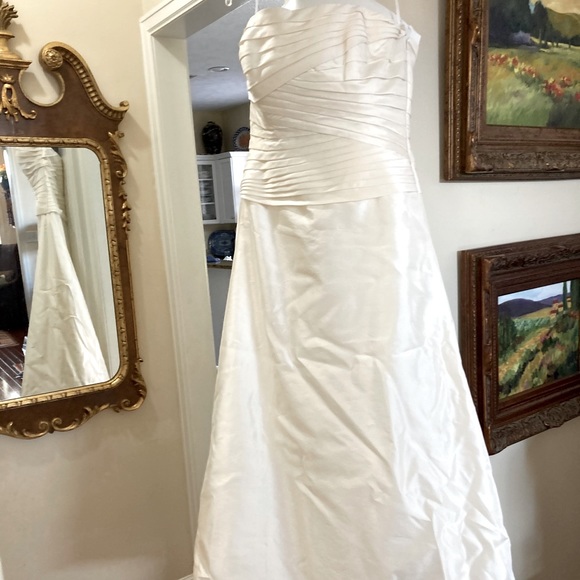 Watters Brides Wedding Dress - Picture 1 of 3